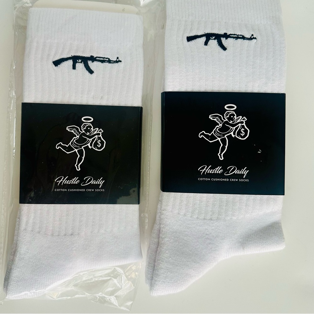 2 NEW Hasta Muerte AK Cotton Cushioned Crew White Socks, Large, by Hustle Daily